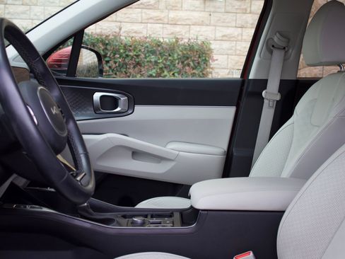 Used 2024 Kia Sorento S w/ Panoramic Sunroof Package AWD/4WD image 14