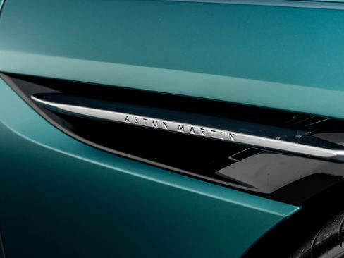 Used 2025 Aston Martin DB12 Convertible image 27