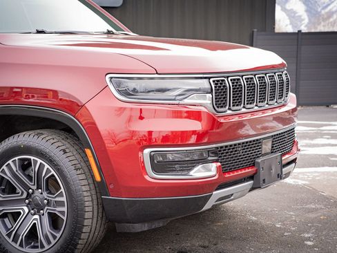 Used 2024 Jeep Wagoneer Series II w/ Flexible Seating Group AWD/4WD image 3
