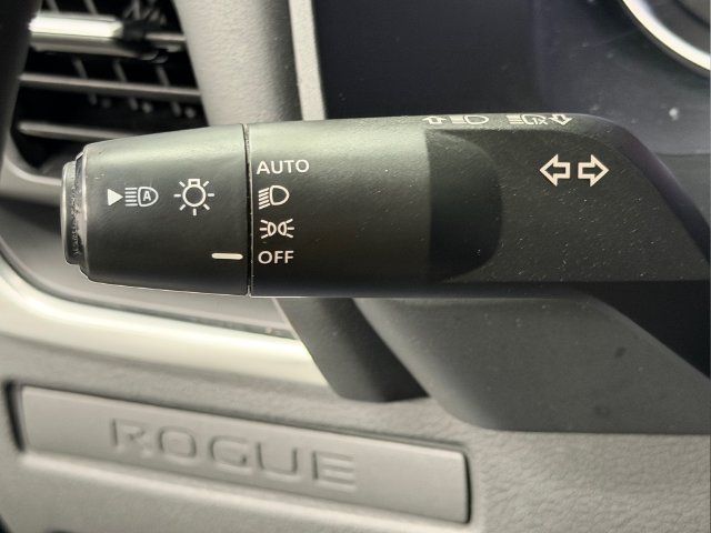 Used 2023 Nissan Rogue S AWD/4WD image 21