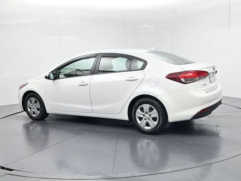 Used 2018 Kia Forte LX w/ LX Popular Package FWD image 5