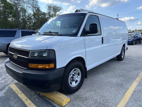 Used 2018 Chevrolet Express 3500 Extended w/ Driver Convenience Package image 3