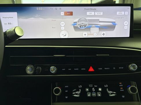 New 2026 Genesis GV70 2.5T Select AWD/4WD image 17
