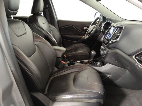 Used 2019 Jeep Cherokee Limited FWD image 21