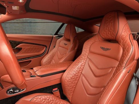 Used 2019 Aston Martin DBS Superleggera image 5
