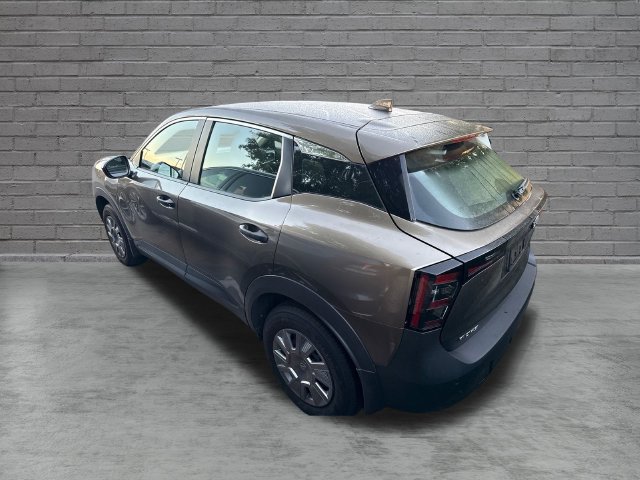 Used 2025 Nissan Kicks S FWD image 5