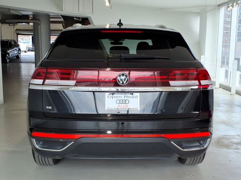Used 2024 Volkswagen Atlas Cross Sport SE FWD image 5