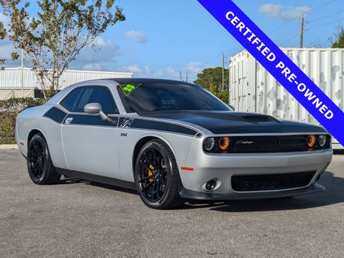Used 2023 Dodge Challenger R/T Scat Pack w/ T/A Package image 2