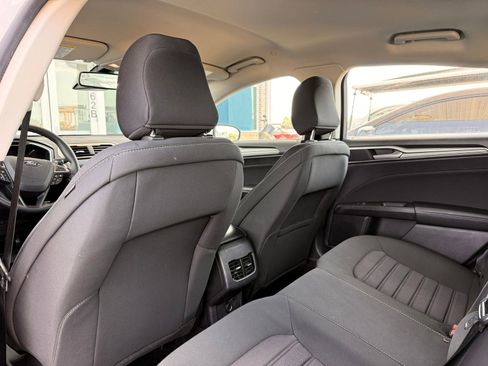 Used 2020 Ford Fusion SE FWD image 16