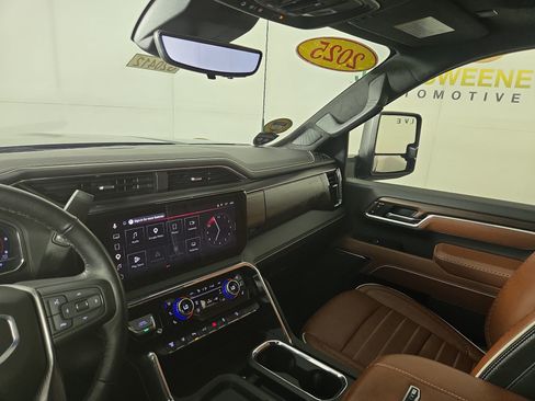Certified 2025 GMC Sierra 3500 Denali Ultimate AWD/4WD image 25