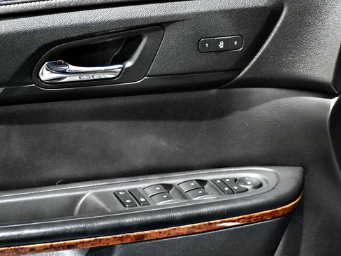 Used 2014 Chevrolet Traverse LTZ image 29