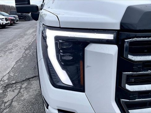 Used 2024 GMC Sierra 2500 AT4 w/ AT4 Premium Plus Package image 30