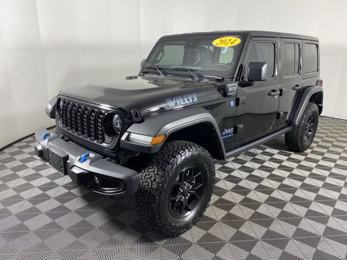Used 2024 Jeep Wrangler Unlimited AWD/4WD image 10