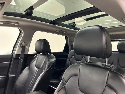 Used 2023 Kia Sorento S w/ Panoramic Sunroof Package AWD/4WD image 27