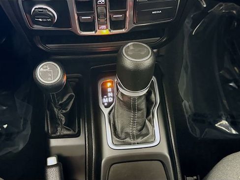 Used 2024 Jeep Wrangler Sport S image 16