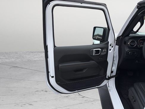 New 2026 Jeep Wrangler Unlimited Sahara AWD/4WD image 12