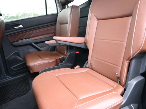 Used 2023 Volkswagen Atlas SEL R-Line image 30