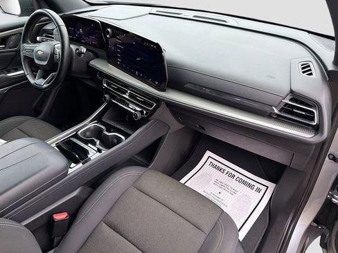 Used 2024 Chevrolet Traverse LT image 13