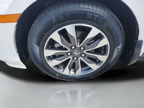 Certified 2024 Honda Odyssey EX-L image 38