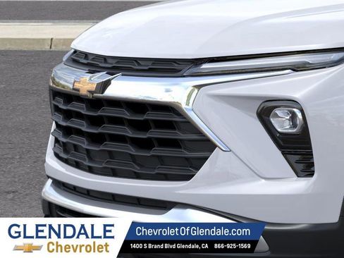 New 2026 Chevrolet TrailBlazer LT w/ LT Cold Weather Package FWD image 13
