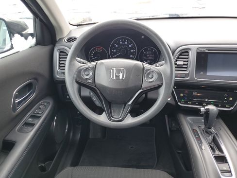 Used 2018 Honda HR-V EX image 10