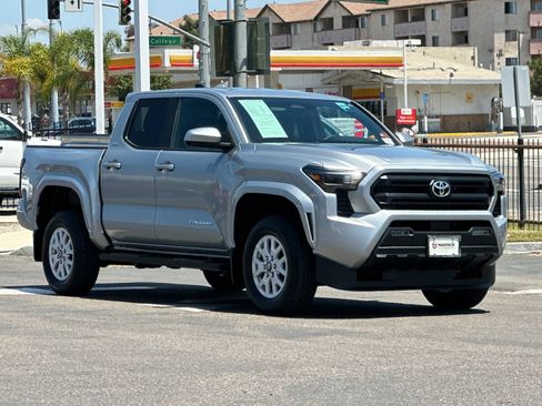 Used 2026 Toyota Tacoma SR5 RWD image 8