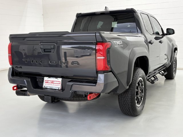 Used 2025 Toyota Tacoma TRD Off-Road AWD/4WD image 7