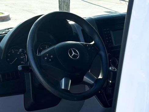 Used 2016 Mercedes-Benz Sprinter 3500 image 12