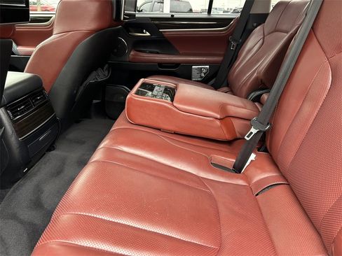 Used 2017 Lexus LX 570 4WD image 18