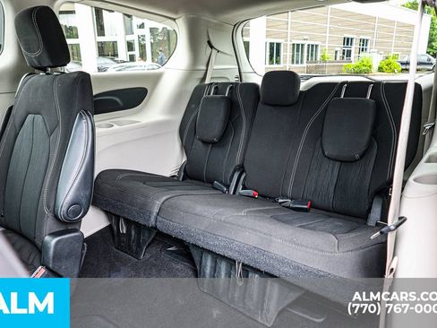 Used 2023 Chrysler Voyager LX FWD image 20
