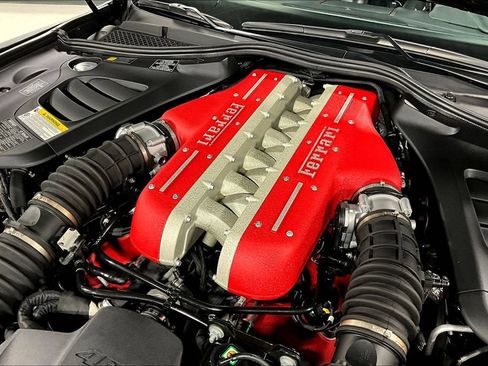 Used 2018 Ferrari GTC4Lusso AWD/4WD image 29