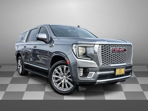 Used 2021 GMC Yukon XL Denali image 1