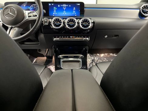 Used 2025 Mercedes-Benz CLA 250 4MATIC image 43