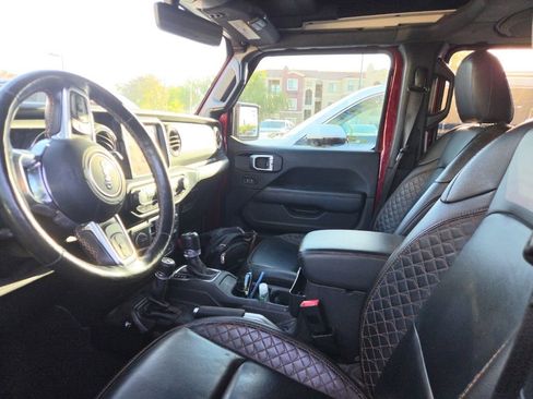 Used 2021 Jeep Wrangler Unlimited Sahara AWD/4WD image 4