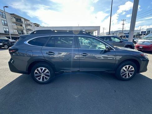 Certified 2023 Subaru Outback Premium image 9