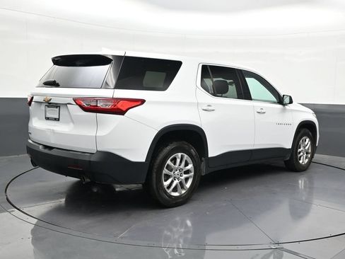 Used 2021 Chevrolet Traverse LS FWD image 5