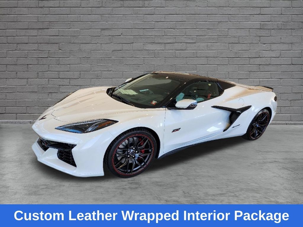 Used 2023 Chevrolet Corvette Z06 RWD image 5