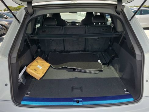 New 2026 Audi SQ7 Premium Plus AWD/4WD image 29