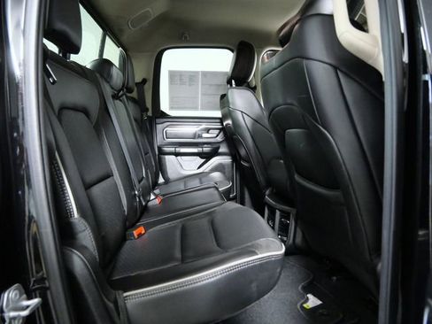 Used 2019 RAM 1500 Laramie AWD/4WD image 15
