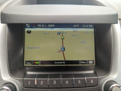 Used 2017 Chevrolet Equinox Premier w/ Enhanced Convenience Package AWD/4WD image 27