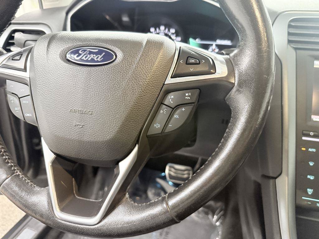 Used 2015 Ford Fusion Titanium FWD image 18
