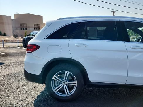 Used 2021 Mercedes-Benz GLC 300 4MATIC image 5