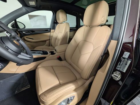 New 2026 Porsche Macan AWD/4WD image 5