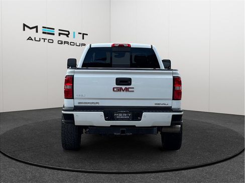 Used 2019 GMC Sierra 2500 Denali w/ Duramax Plus Package AWD/4WD image 8