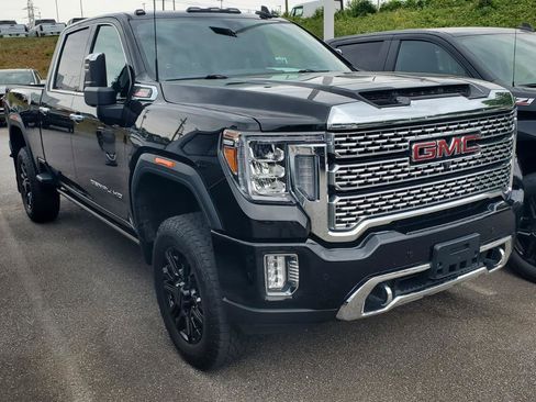 Used 2023 GMC Sierra 3500 Denali w/ Denali Black Diamond Edition AWD/4WD image 2