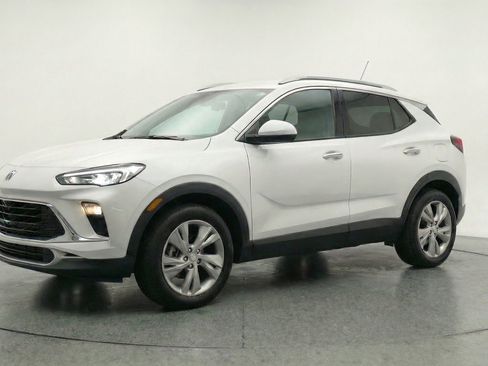 Used 2025 Buick Encore GX Preferred FWD image 3