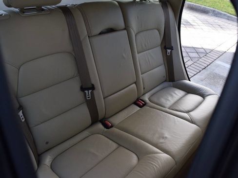 Used 2011 Volvo XC70 3.2 w/ Premium Pkg image 46