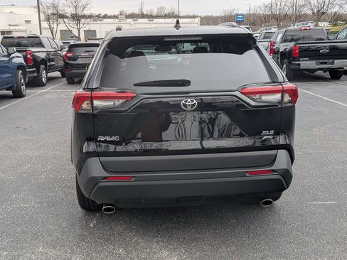 Used 2023 Toyota RAV4 XLE Premium image 8