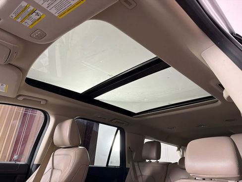 Used 2024 Ford Expedition Max Limited RWD image 2