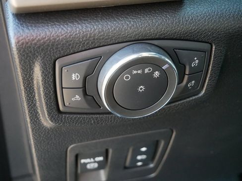Used 2018 Ford F150 Lariat w/ Equipment Group 502A Luxury AWD/4WD image 14